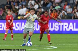 世界杯在哪买球 -戰(zhàn)术犯规没黄牌！茹萨拉拽韦斯利，主裁判王迪口头警告引发热议