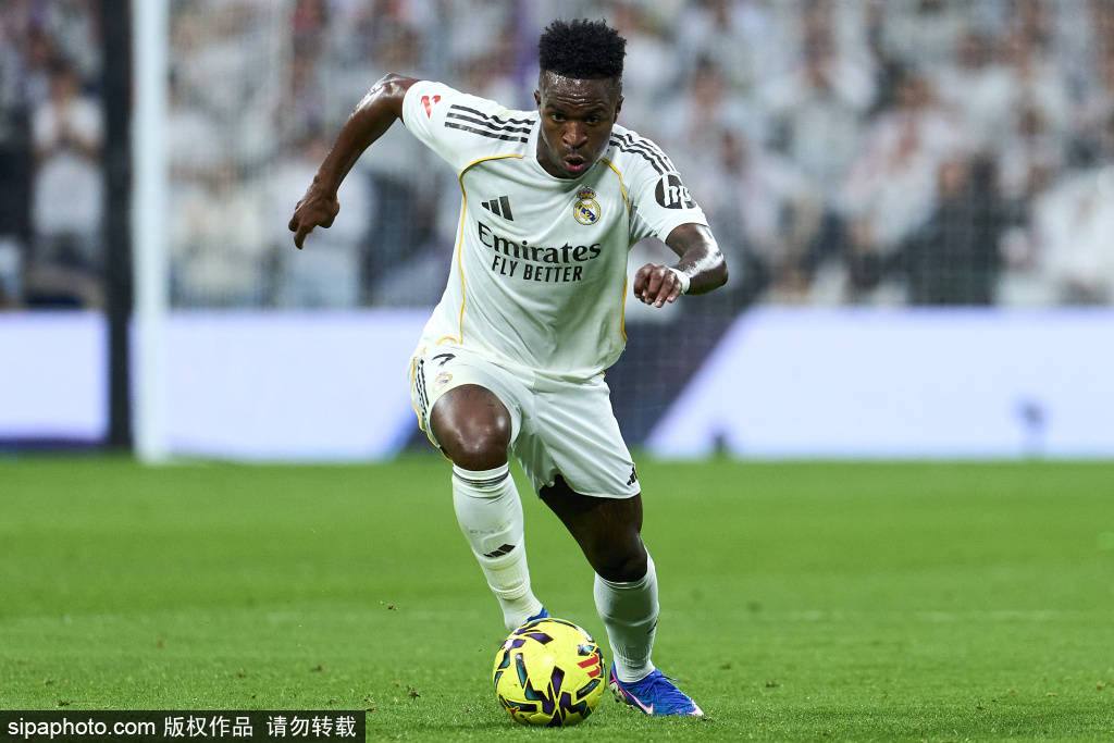 维尼修斯领衔！皇马五将黄牌警告，伯纳乌生死战前的风险清单